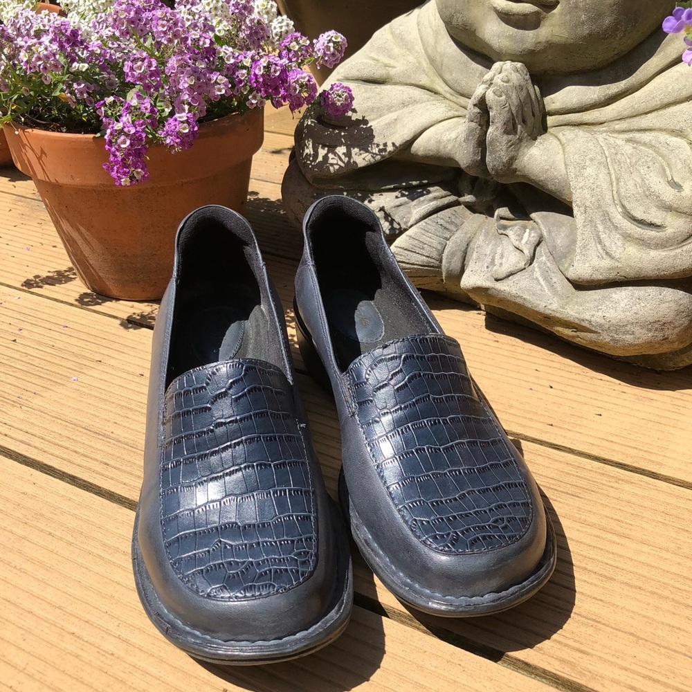 EUC Clark’s navy loafers